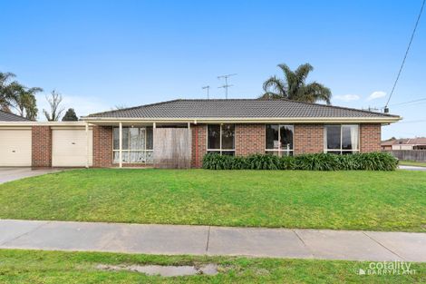 Property photo of 19 Dunbarton Drive Pakenham VIC 3810