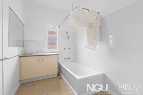 Property photo of 40 Holdsworth Road North Ipswich QLD 4305