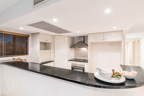 Property photo of 301/36 Macdonald Street Kangaroo Point QLD 4169