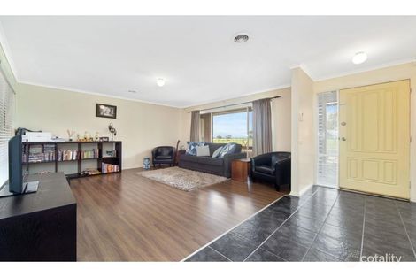 Property photo of 13 Ross Crescent Skye VIC 3977