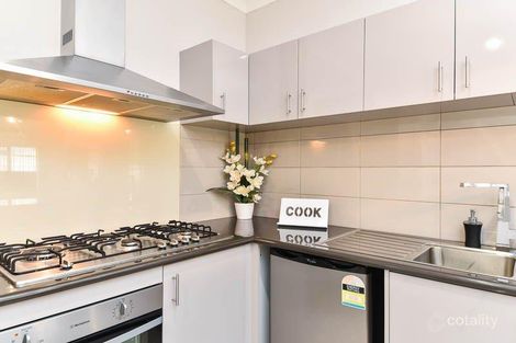 2/4 Currawong Way, Thornlie, WA 6108