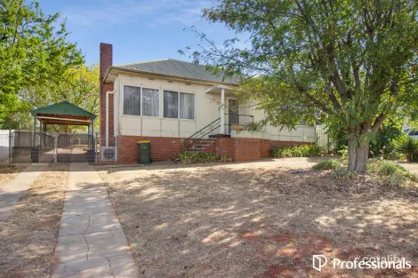 Property photo of 150 Macleay Street Mount Austin NSW 2650