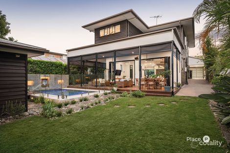 16 David St, Tennyson, QLD 4105