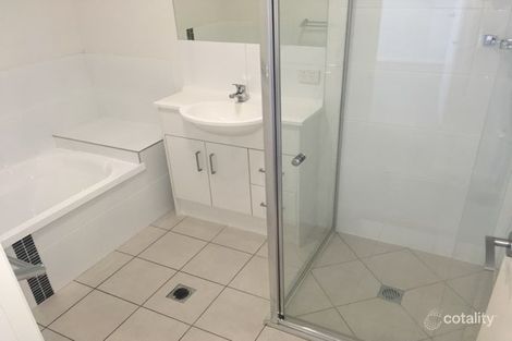 Property photo of 4/6A Bridge Street North Booval QLD 4304