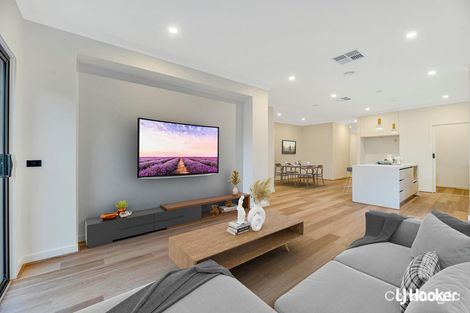 Property photo of 7 Huntingfield Street Thornhill Park VIC 3335