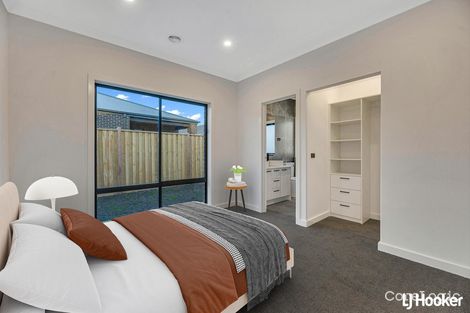 Property photo of 7 Huntingfield Street Thornhill Park VIC 3335