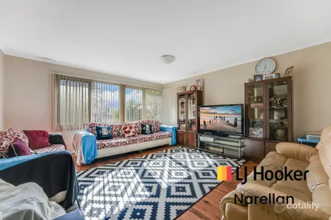 Property photo of 8 Jarndyce Avenue Ambarvale NSW 2560