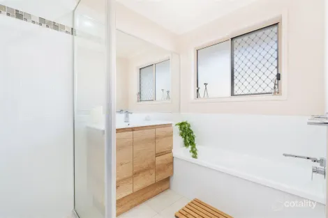 Property photo of 6 Picadilly Circuit Urraween QLD 4655