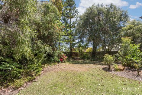 Property photo of 11 Fairview Gardens Waterford WA 6152