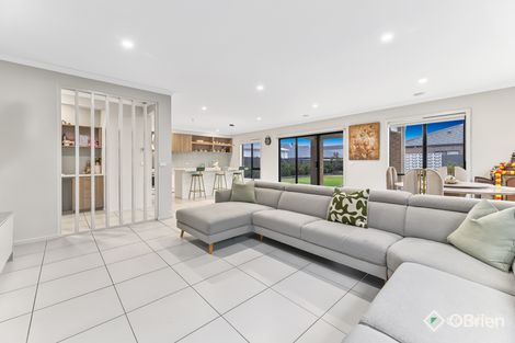 Property photo of 23 Kunlun Crescent Clyde North VIC 3978