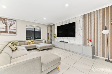 Property photo of 23 Kunlun Crescent Clyde North VIC 3978