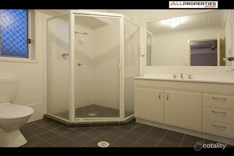 Property photo of 4 Hill End Avenue Hillcrest QLD 4118
