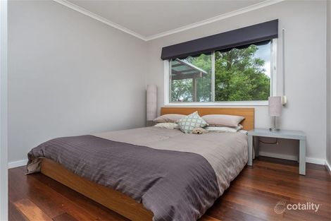 Property photo of 17 Tombondan Crescent Ferny Hills QLD 4055