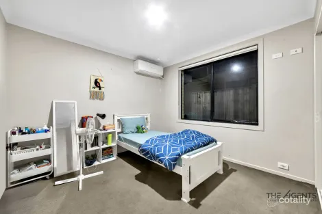 Property photo of 13 Woolybush Drive Tarneit VIC 3029