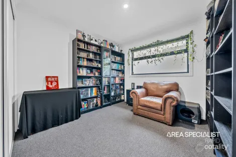 Property photo of 2 Zebra Way Cranbourne West VIC 3977