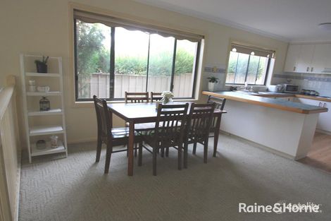 Property photo of 2/18 Kimberley Drive Tatton NSW 2650