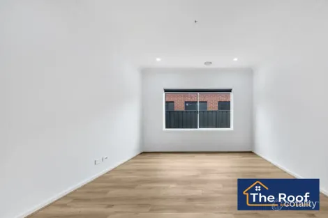 Property photo of 4 Downley Loop Strathtulloh VIC 3338