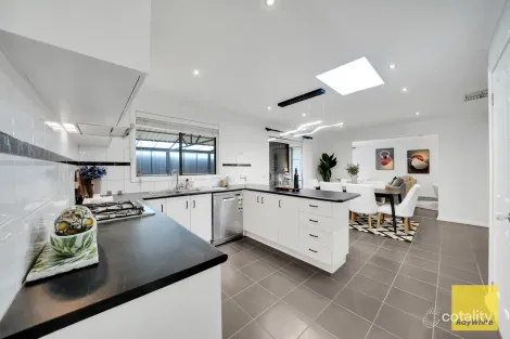 Property photo of 2 Ryans Court Burnside Heights VIC 3023