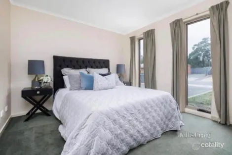 Property photo of 9 Jemacra Place Mount Clear VIC 3350