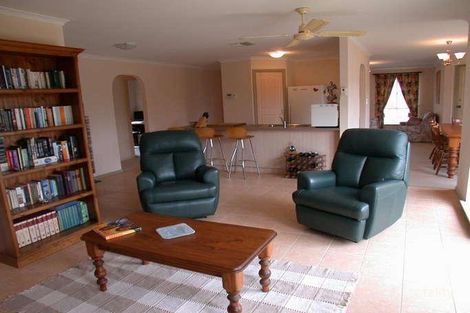 Property photo of 4 Vidmar Court Woodcroft SA 5162