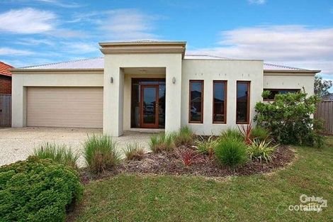 Property photo of 14 Mackellar Street Pakenham VIC 3810