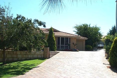 1/3 Parkwood Ave, Woodvale, WA 6026