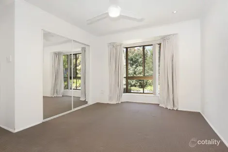 Property photo of 48 Stretton Drive Helensvale QLD 4212