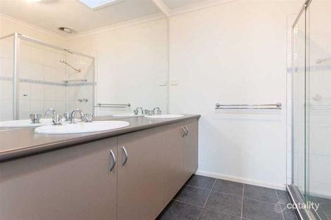Property photo of 43 Backhaus Avenue Sunbury VIC 3429