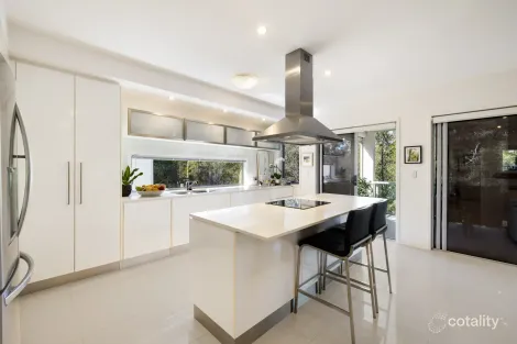 Property photo of 7 Tashey Court Bundall QLD 4217