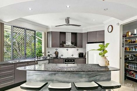 Property photo of 5 Morinda Way Urraween QLD 4655