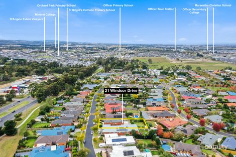 Property photo of 21 Windsor Drive Beaconsfield VIC 3807