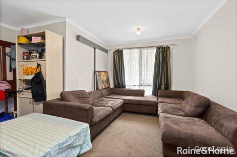 Property photo of 5 Empress Way Melton West VIC 3337