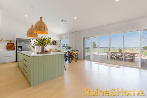 Property photo of 6 Ocean Court Dubbo NSW 2830
