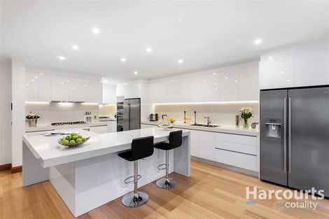 Property photo of 27 Mercury Circuit South Morang VIC 3752