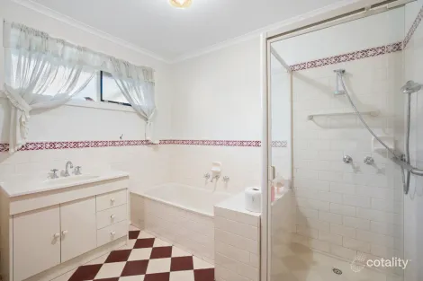 Property photo of 82 Lakesfield Drive Lysterfield VIC 3156