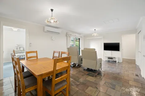 Property photo of 82 Lakesfield Drive Lysterfield VIC 3156
