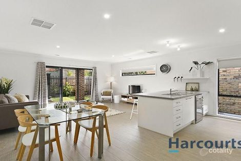 Property photo of 11A Arvern Avenue Avondale Heights VIC 3034