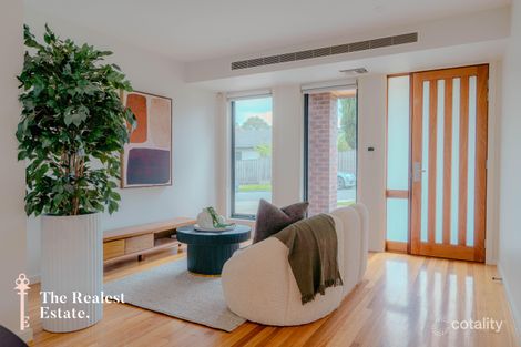 Property photo of 21 Mackinnon Grove Glenroy VIC 3046