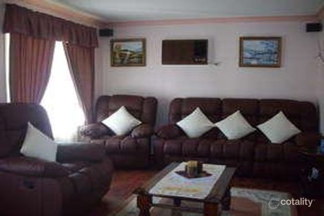 Property photo of 2 Calaria Close Edensor Park NSW 2176