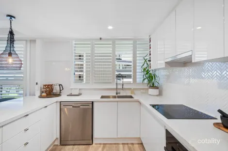 2c/3540 Main Beach Pde, Main Beach, QLD 4217