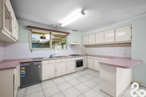 Property photo of 12 Kanimbla Drive Lalor VIC 3075