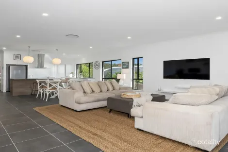 Property photo of 40 Altitude Boulevard Terranora NSW 2486
