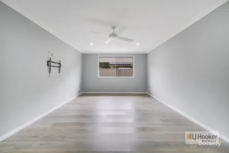 Property photo of 4 Mahogany Crescent Thornton NSW 2322