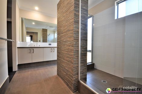 Property photo of 19 Wattleseed Avenue Treeby WA 6164