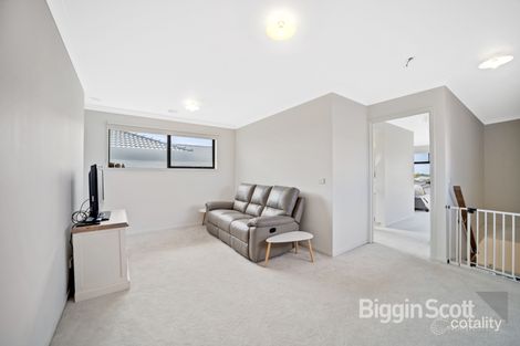 Property photo of 30 Abloom View Mickleham VIC 3064