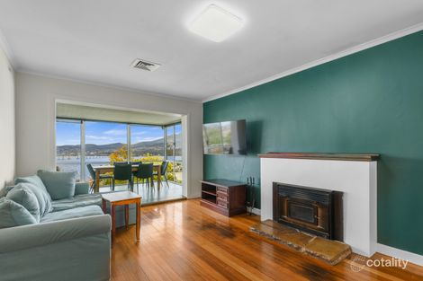 Property photo of 76 Karoola Road Lindisfarne TAS 7015