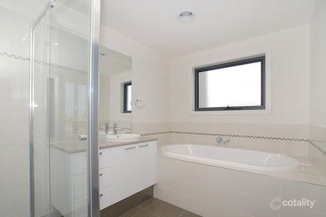 Property photo of 1/10-11 Rhode Island Patterson Lakes VIC 3197