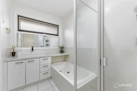 Property photo of 7 Brett Drive Keysborough VIC 3173