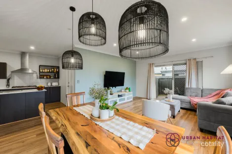 Property photo of 2 Fairhaven Boulevard Wellard WA 6170