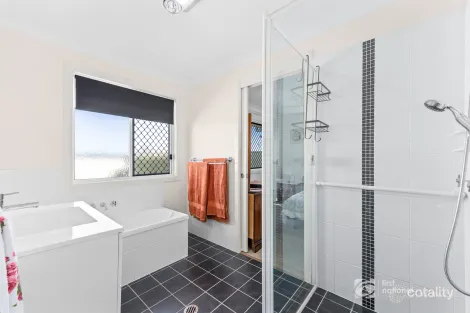 Property photo of 2/5 Hans Borgar Court Warwick QLD 4370